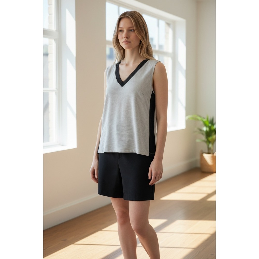 DKNY‎ Gray Black Sleeveless V-neck Top Size Medium NWT